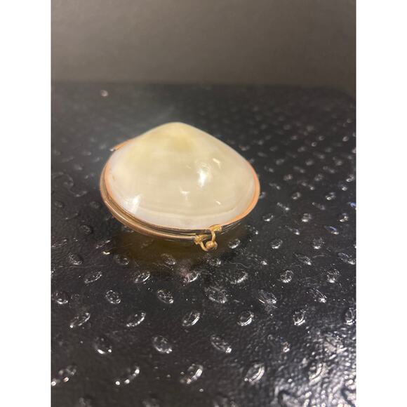 Clam Shell Trinket Box - Picture 2 of 5